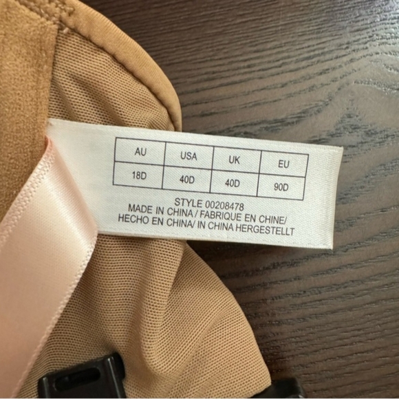 NWT 40D Hips & Curves T-shirt bra front closure - Picture 4 of 6